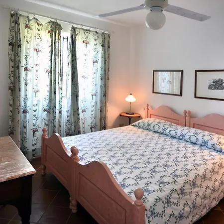 בית נופש Casa Rosa Di Cavoli